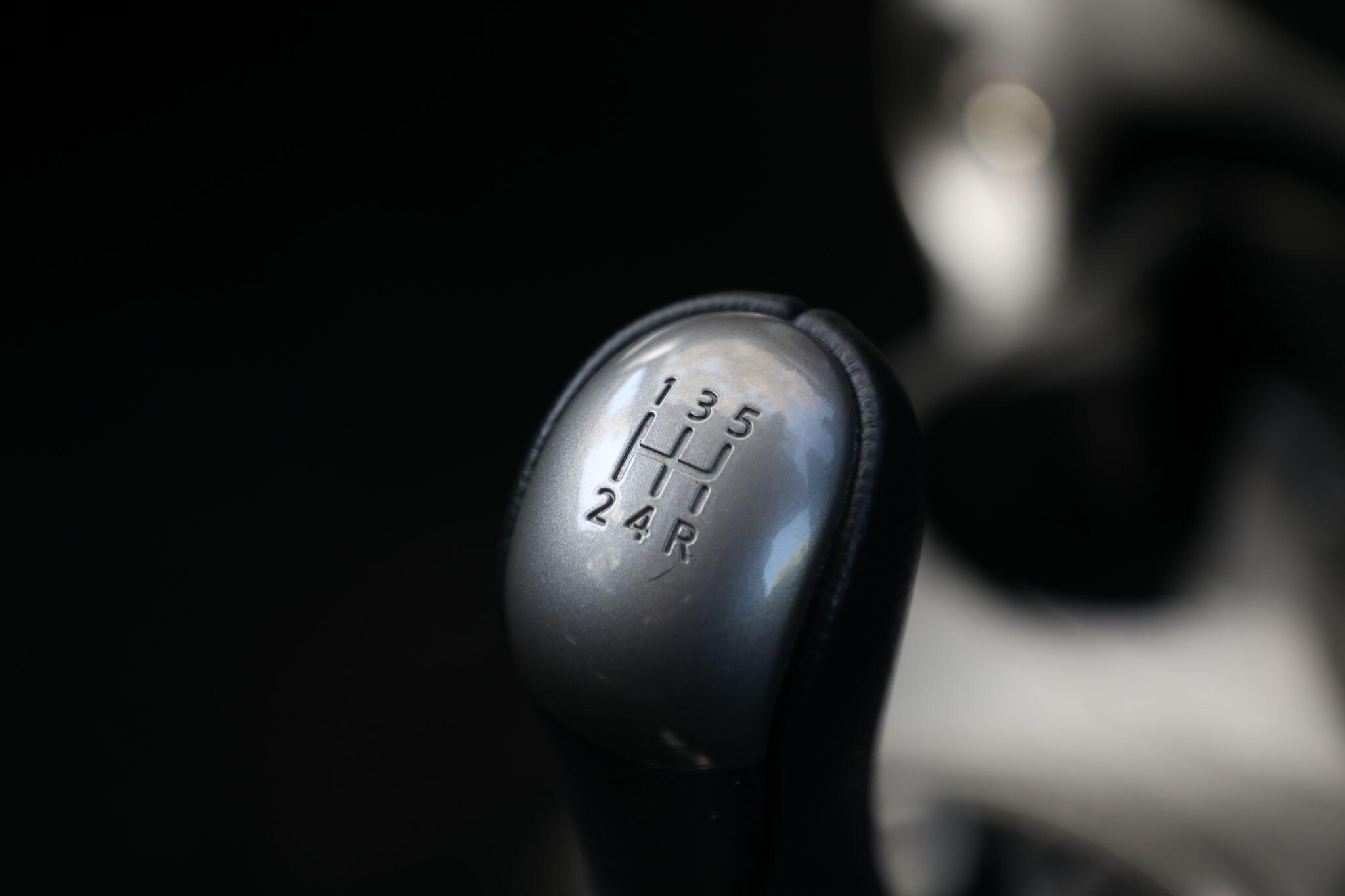 Large vehicle image